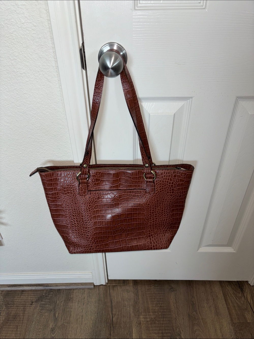 Patricia Nash Alessano
Tooled Leather Brown Tote Bag with Double S